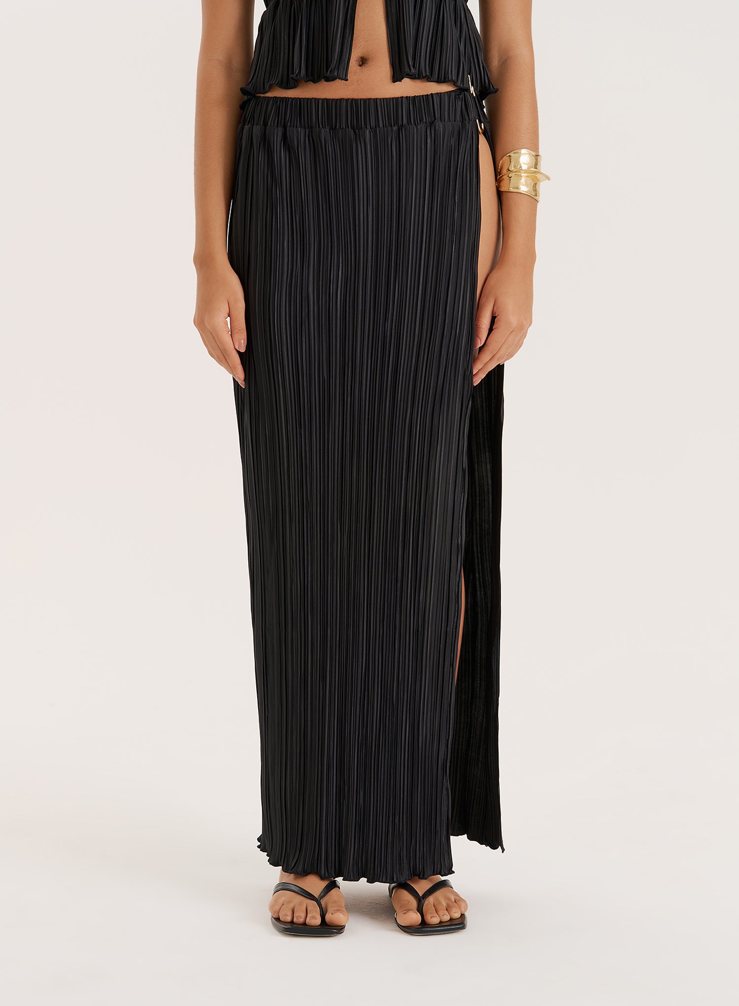 Black Plisse Thigh Split Hardware Detail Maxi Skirt